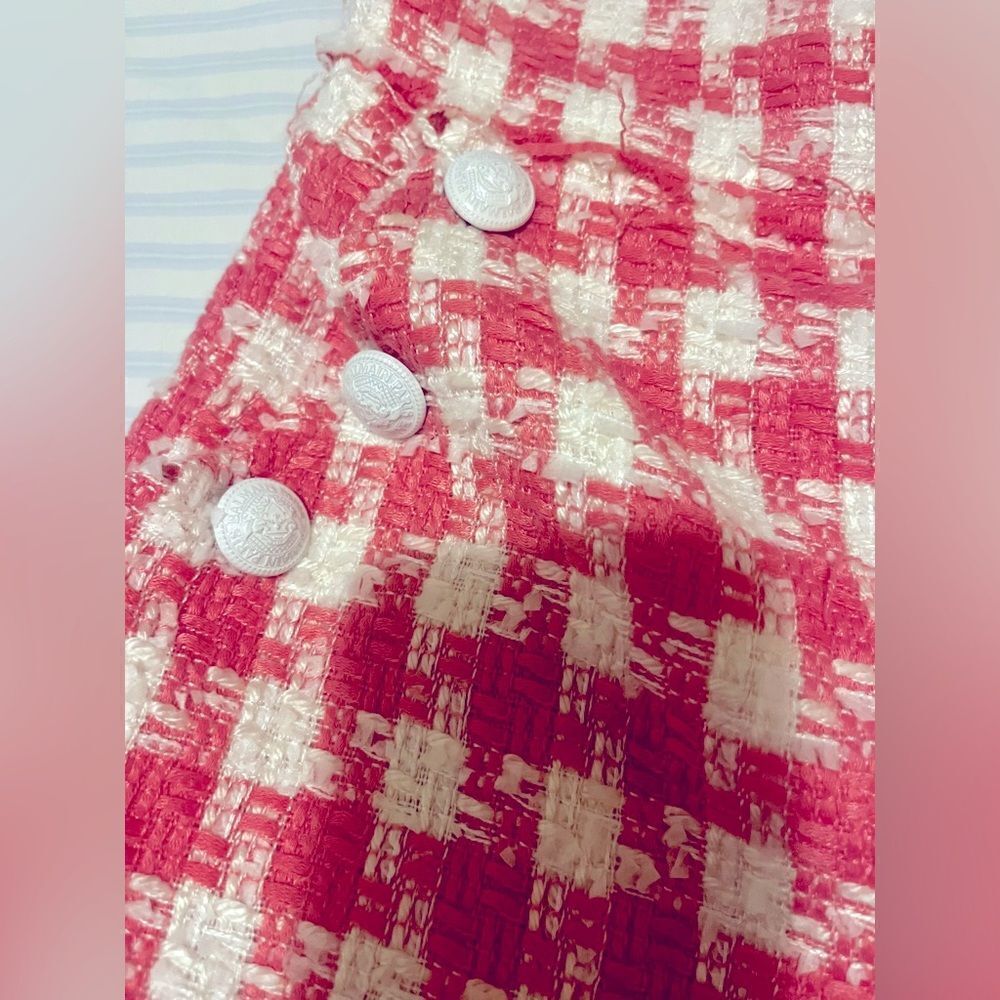 Chic Pink and White shorts; Size small - Picture 11 of 11